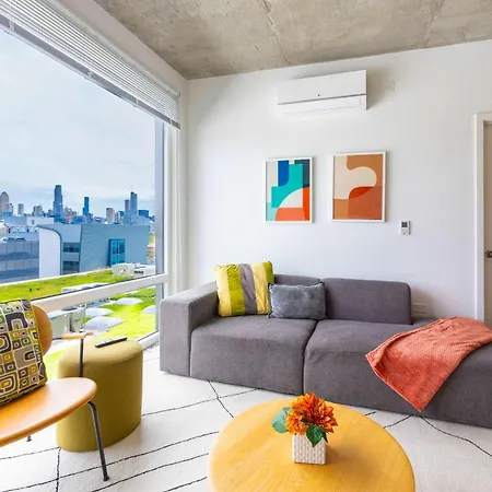 Holiday home 4br Modern Urban Escape Walk To Zoo Lakefront & Red Line Chicago
