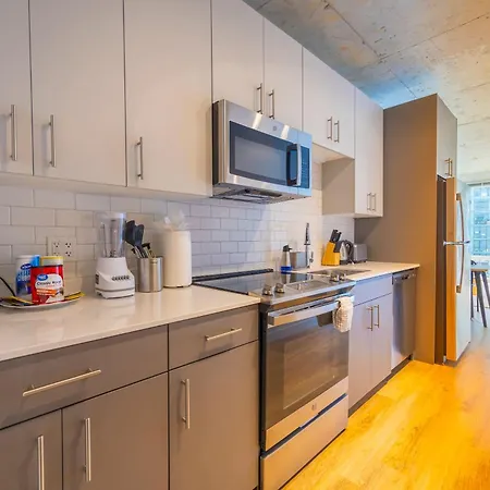 Modern 3br Near North Ave Shops Holiday home