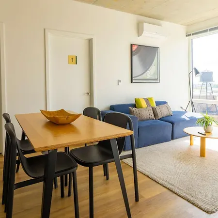 Modern 3br Near North Ave Shops Holiday home