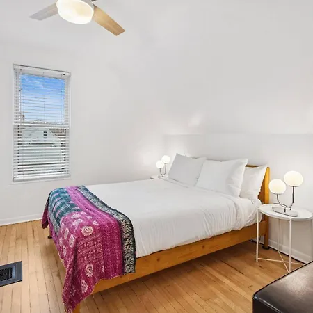Giant 5br, Pool Table, 15 Min To Cubs & Mag Mile Holiday home *
