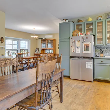 Historic 1930s Retreat! Walk To Wicker Park Holiday home Chicago