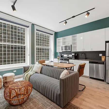 The Plymouth Chicago 4-Br Apartment In Printers Row - Free Parking, Gym & Rooftop Aparthotel