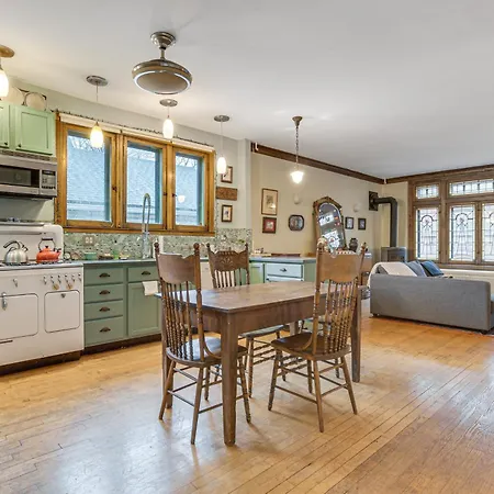 Historic 1930s Retreat! Walk To Wicker Park *