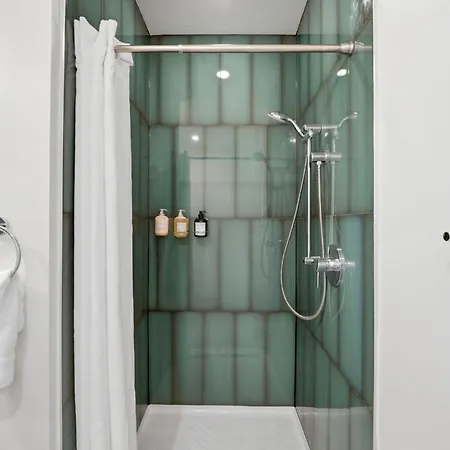 The Plymouth 3bd Aparthotel Chicago