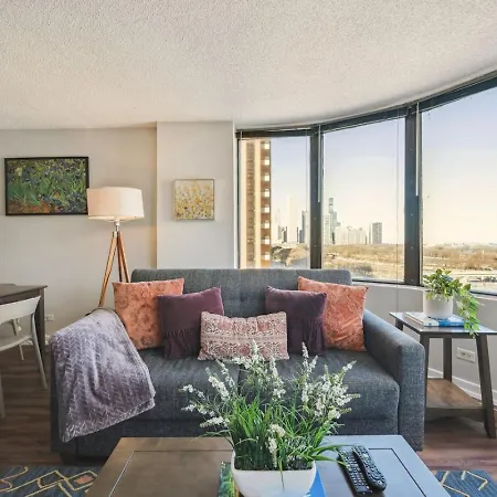 Downtown Views, Mich Ave, Museums 2bd- 2ba #10 Chicago