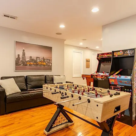 Villa Stunning Home, Epic Game Room, Prime Location *