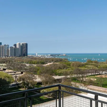 Mich Ave Downtown Penthouse - Rooftop Gym #8