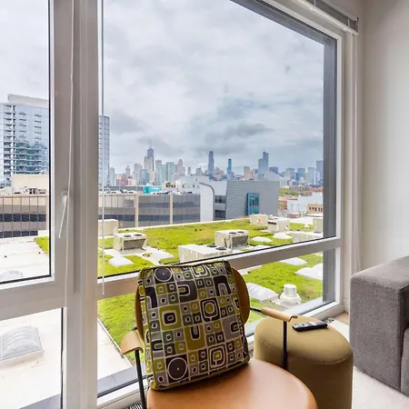 4br Modern Urban Escape Walk To Zoo Lakefront & Red Line Holiday home *