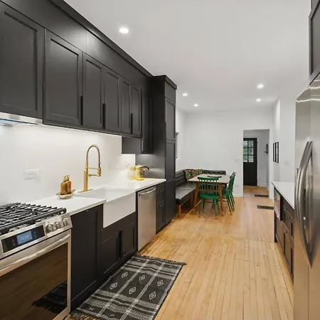 Giant 5br, Pool Table, 15 Min To Cubs & Mag Mile