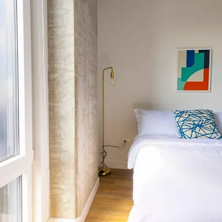 Holiday home Modern 3br Near North Ave Shops *