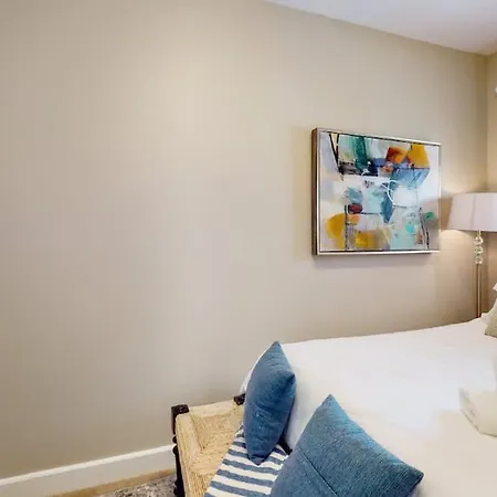 Holiday home Dearborn Duplex L Sleeps 10 L Free Parking Chicago