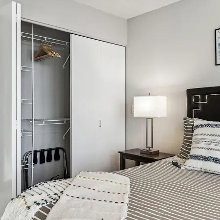 Downtown Mich Ave, Grant Park, Museums 2bd-2ba #20 *