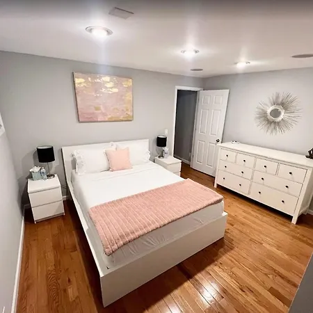 Stunning Home, Epic Game Room, Prime Location Chicago