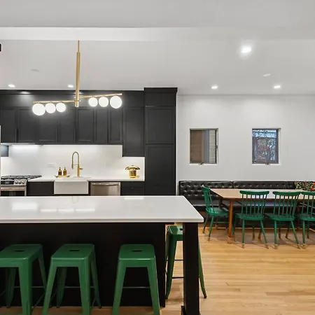 Giant 5br, Pool Table, 15 Min To Cubs & Mag Mile