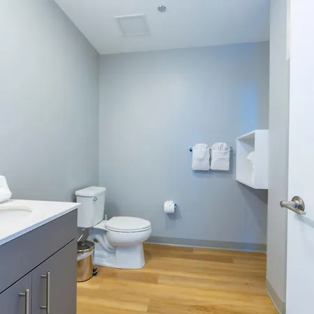 Modern 3br Near North Ave Shops *