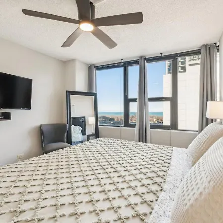 Downtown Views, Mich Ave, Museums 2bd- 2ba #10 Chicago