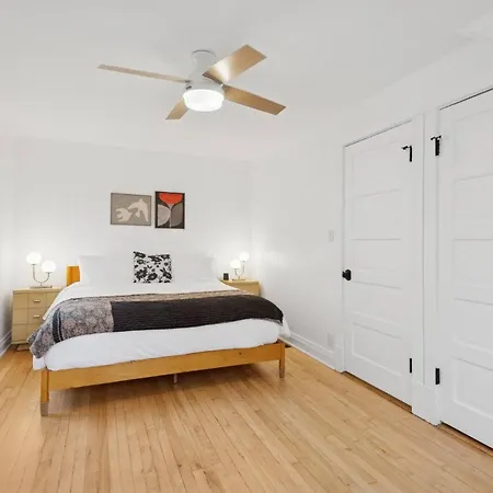 Giant 5br, Pool Table, 15 Min To Cubs & Mag Mile Holiday home Chicago