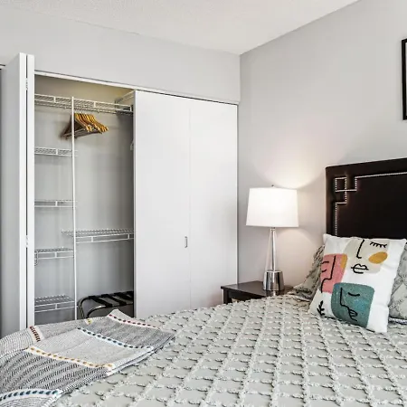 Mich Ave Downtown Grant Park, Museums 2bd-2ba #5 Holiday home *