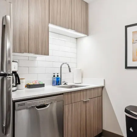 Holiday home Downtown Penthouse - Mich Ave 2bd Gym And Views #12 *