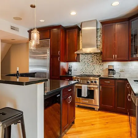 Villa Stunning Home, Epic Game Room, Prime Location *