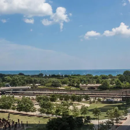 Holiday home Downtown Views, Mich Ave, Museums 2bd- 2ba #10 *