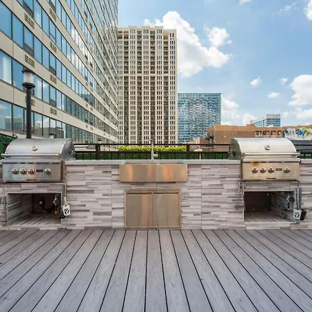 Holiday home Downtown Views, Mich Ave, Museums 2bd- 2ba #10 *