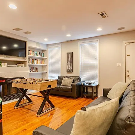 Villa Stunning Home, Epic Game Room, Prime Location Chicago