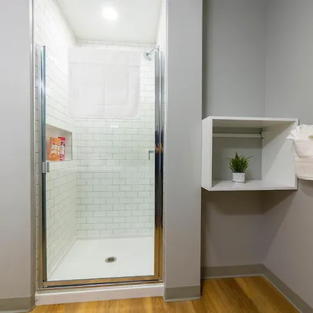 4br Modern Urban Escape Walk To Zoo Lakefront & Red Line Holiday home *