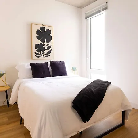 4br Modern Urban Escape Walk To Zoo Lakefront & Red Line