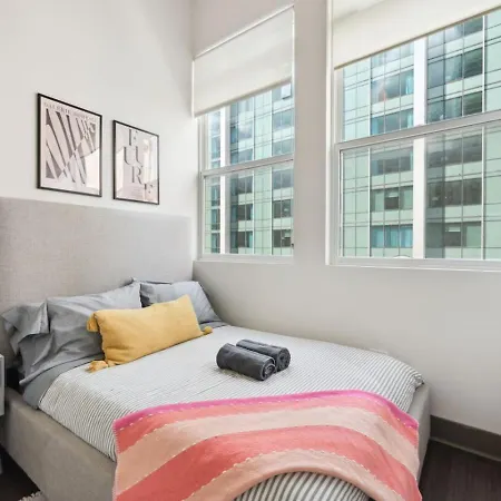 Holiday home Cozy Downtown Mich Ave Gym And Rooftop #7 *