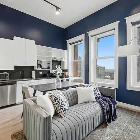The Plymouth 3bd Chicago