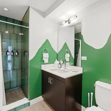 The Plymouth 3bd Aparthotel Chicago