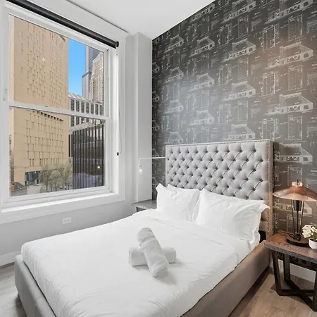The Plymouth 3bd 4* Chicago