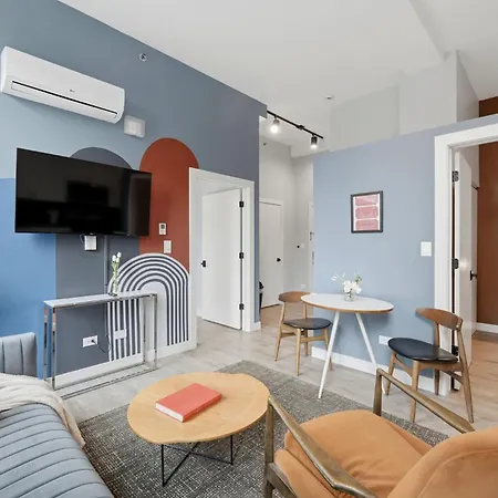 The Plymouth 3bd 4* Chicago