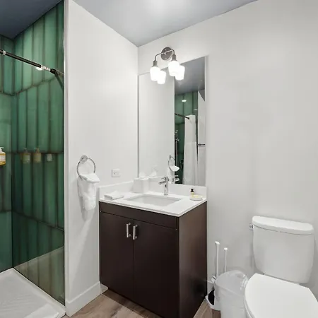 The Plymouth Chicago 4-Br Apartment In Printers Row - Free Parking, Gym & Rooftop Aparthotel