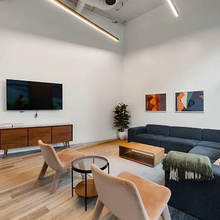 Modern 3br Near North Ave Shops Holiday home Chicago