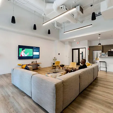 Holiday home Modern 3br Near North Ave Shops Chicago