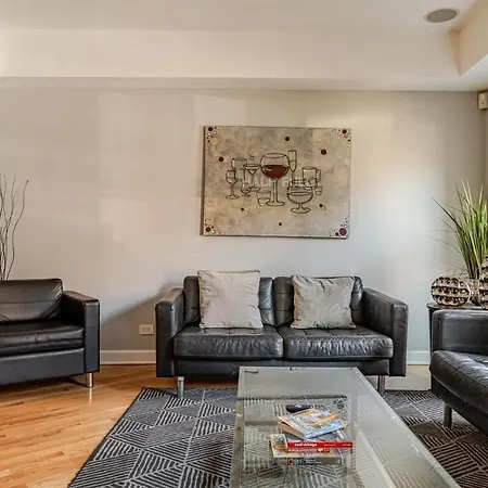 Stunning Home, Epic Game Room, Prime Location Villa *