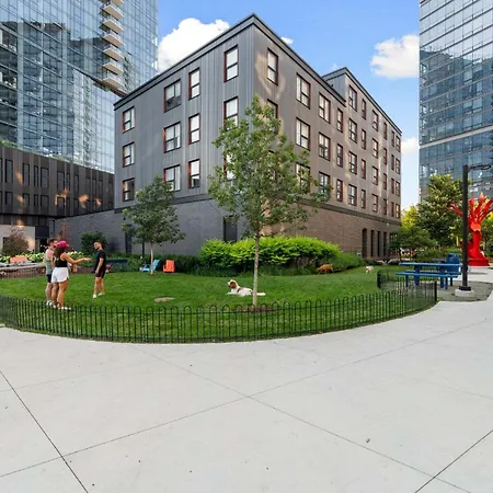 4br Modern Urban Escape Walk To Zoo Lakefront & Red Line * Chicago
