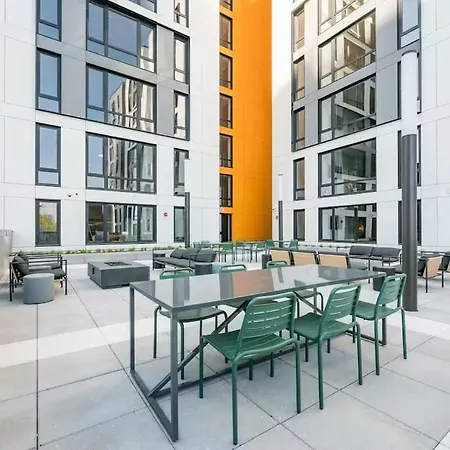 4br Modern Urban Escape Walk To Zoo Lakefront & Red Line Holiday home