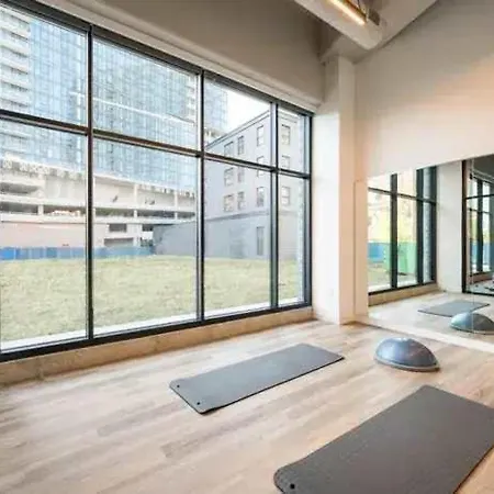Modern 3br Near North Ave Shops Chicago