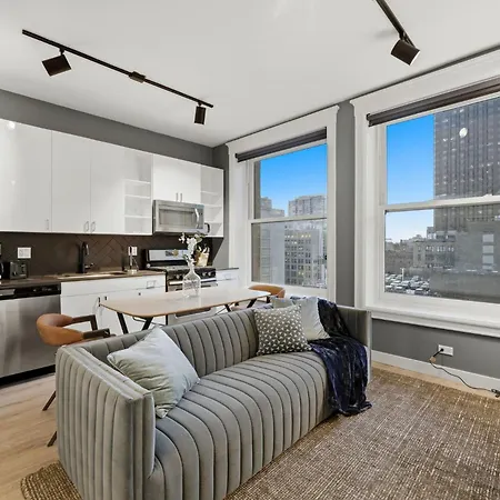 The Plymouth 3bd Aparthotel Chicago