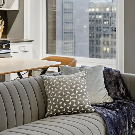 The Plymouth 3bd Aparthotel Chicago