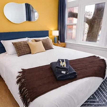 Modern 3br King Near United Center