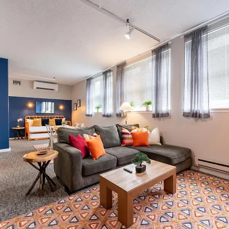 Downtown Penthouse, Vintage 2bd Gym #1 Apartment *