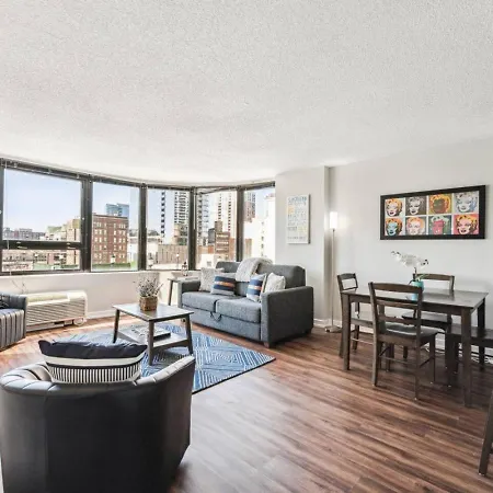 Apartment Mich Ave Downtown, Park, Museums 2bd-2ba #4 *