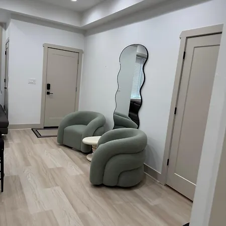 Living Like A Local In The Heart Of Bronzeville Apartment Chicago