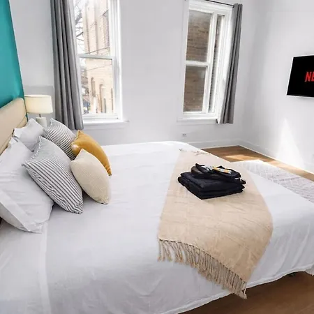 Modern 3br King Near United Center Apartment Chicago