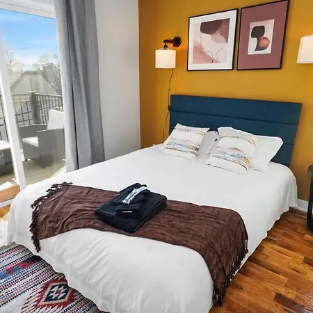 3br Oasis Near Downtown & United Center Apartment *
