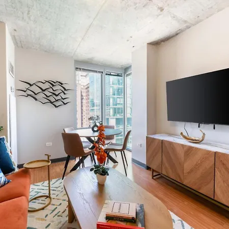 Apartment Downtown 9bd - Sleep 18 - *
